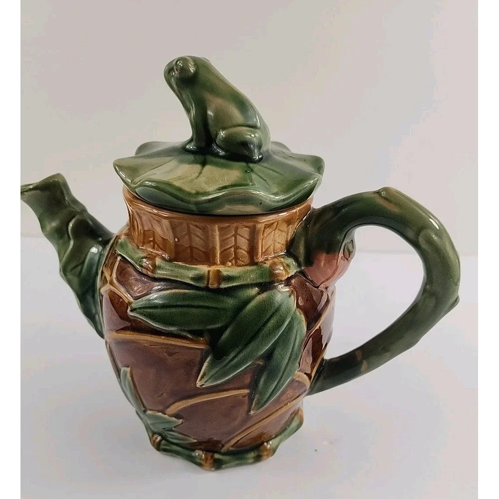 Henriksen Imports Vintage Frog Teapot Whimsical Cottagecore Green Ceramic Decor